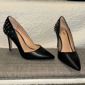 Mix No. 6 black pumps